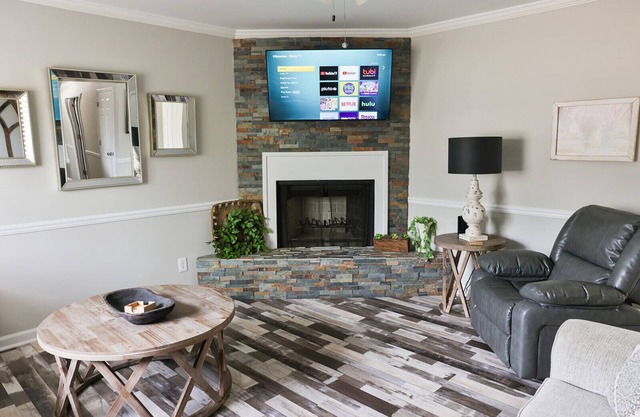 Cozy Home 1/2 mile from Chief Ladiga