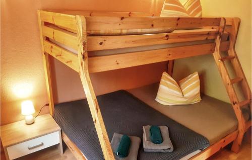 Cozy Home In Behrenhoffneu Dargel