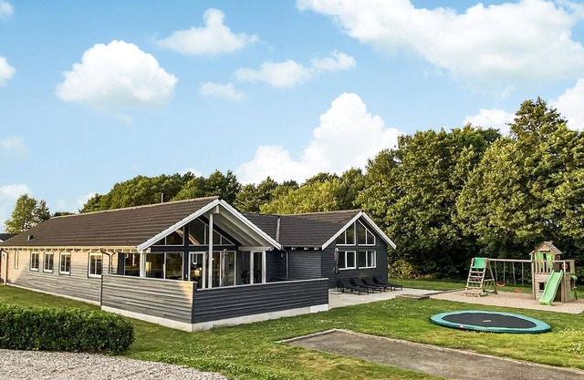 Cozy home in Nordborg with sauna