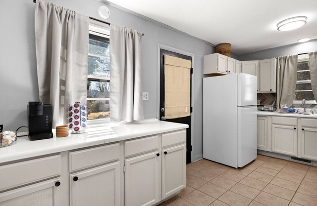 Cozy Home in Oak Ridge w/3BR