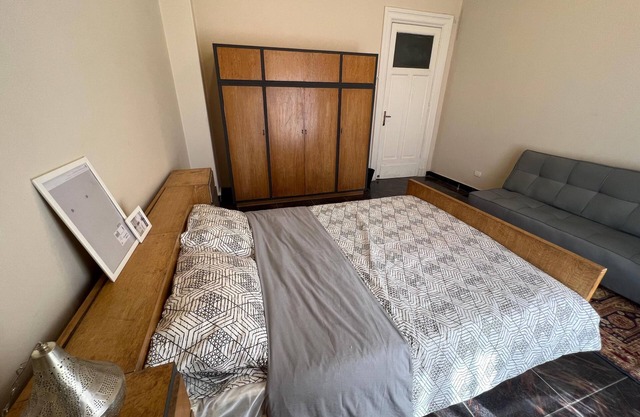 Cozy "Homestay" Located in the heart of Downtown.