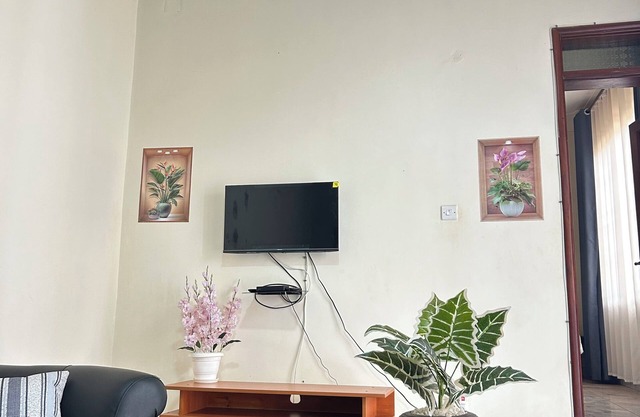 Cozy, homey suit with great service away from the city chaos