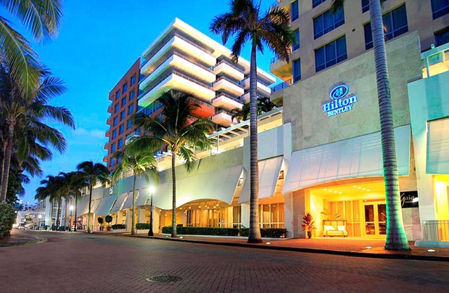Cozy hotel in fantastic Miami Beach with WiFi, AC, fitness room