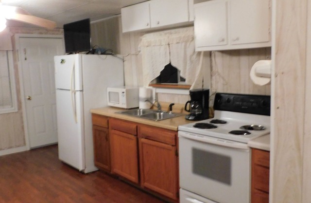 Cozy house boat in enchanting New Tazewell on Norris Lake with AC, WiFi