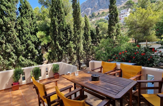 Cozy house by Kalydna Mirties