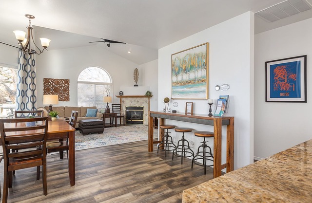 Cozy House Near Boise State University, Downtown and Boise River Greenbelt.