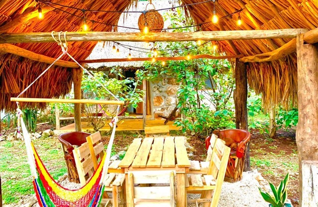 Cozy hut (Casa Maya) in the middle of nature