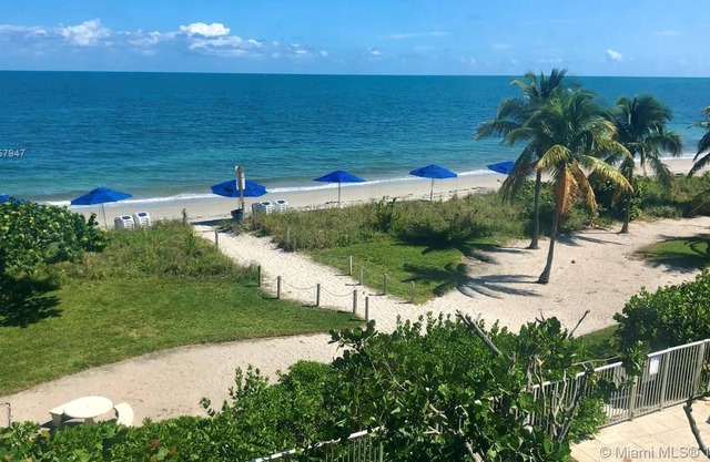 Cozy Key Biscayne Beach Apt with Pool