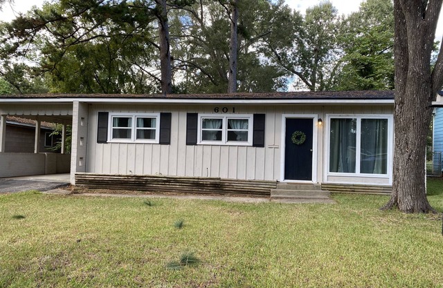 Cozy Kilgore Home in quiet neighborhood