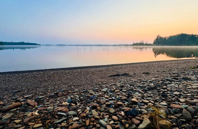 Cozy Lake Front Cabin minutes to Bangor and the University of Maine