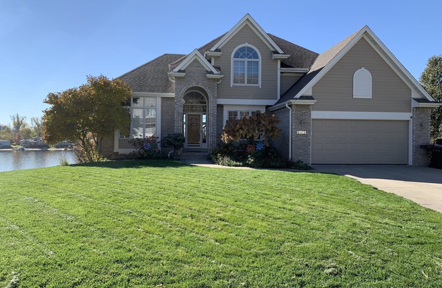 Cozy Lake Home in Hawaiian Village