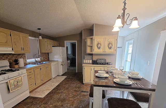 Cozy living in the center of fishing and hunting