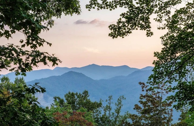 Cozy Log Cabin in the Clouds.
