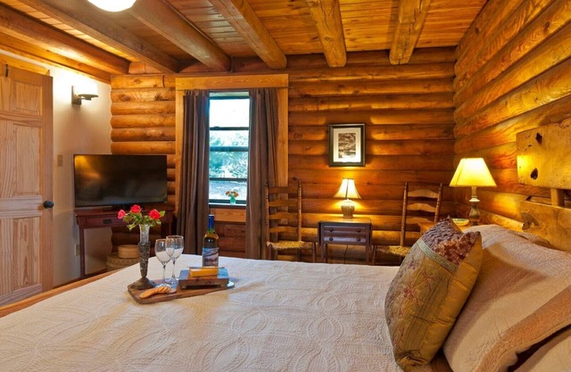 Cozy Log Cabin (Apt.) on Lookout Mountain