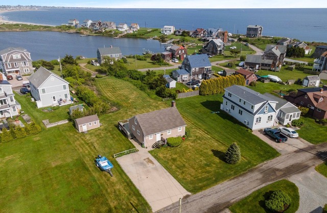 Cozy Matunuck Escape - Pace the rocks & stare at the sea - '26 dates open in Jan