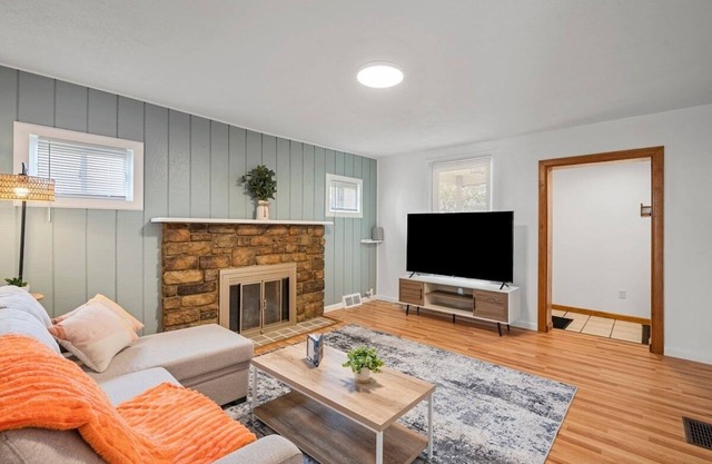 Cozy&Modern 2Bdr House Natrona