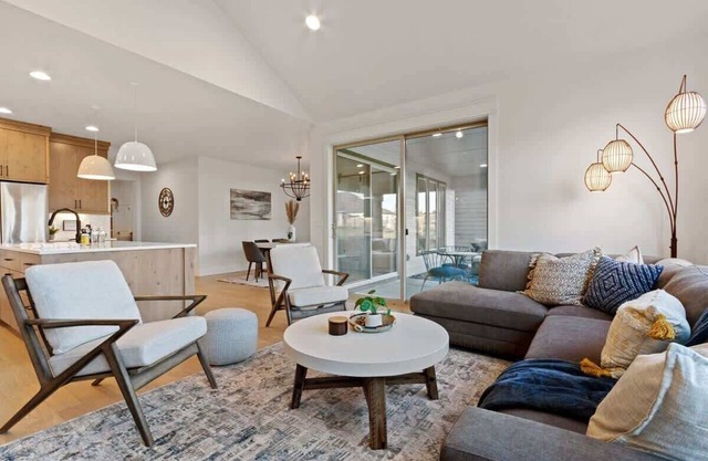 Cozy Modern Farmhouse | 3 bedrooms