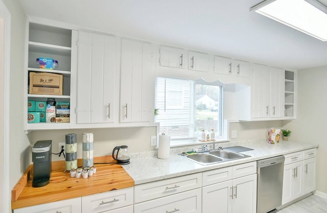 Cozy & Modern - Fire Pit Grill - Pet friendly