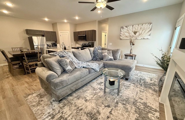 Cozy Modern Haven w/Fireplace & Open Kitchen