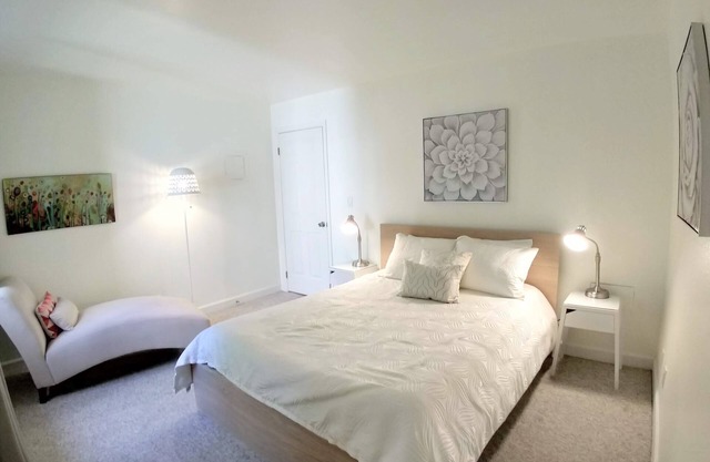 Cozy modern Sun Valley condo