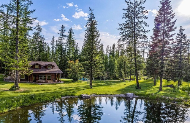 Cozy mountain cabin on a pond w/ firepit, close to great hiking and Glacier Park