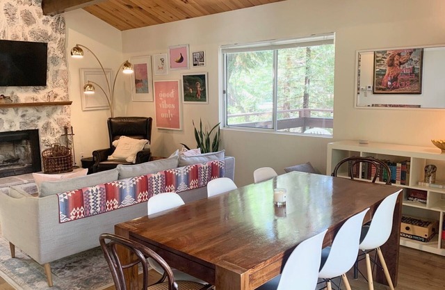 Cozy Mountain home near lakes+summer activities