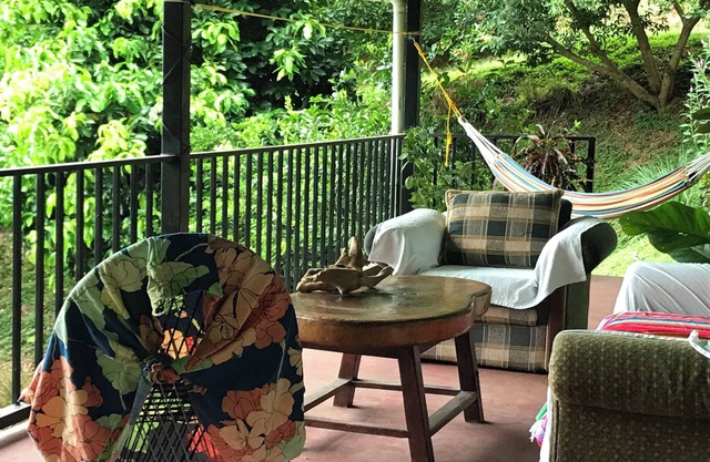 Cozy, Ocean view Apartment with shared pool just 20 minutes away from Samara