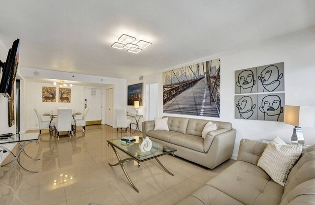 Cozy Ocean View Condo/Beach Service & Pool/617