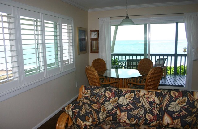 Cozy Oceanfront Home - Secluded Beach, North of Sunset Beach - Near Kawela Bay