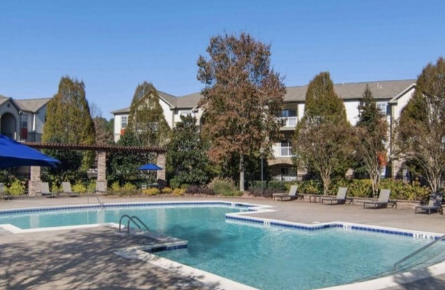 Cozy pace to call home ,short and long stays welcome. Long stays are discounted