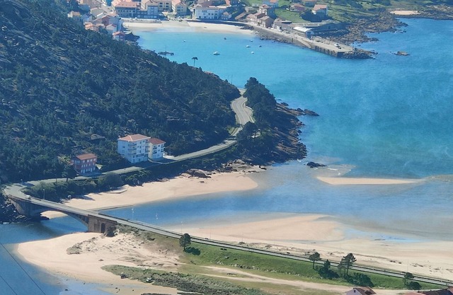 Cozy penthouse by the sea and mountains