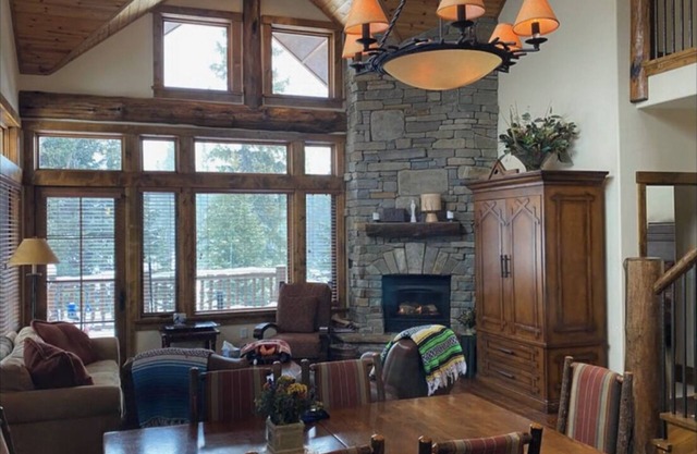 Cozy private cabin with hot tub, and ski in and out