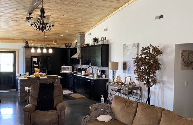 Cozy private country retreat