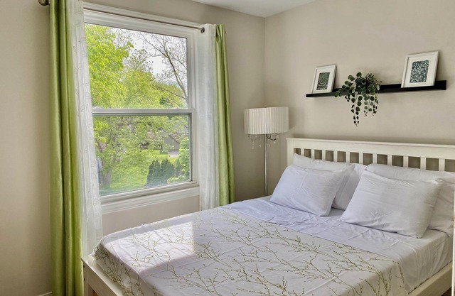 Cozy private one bedroom suite