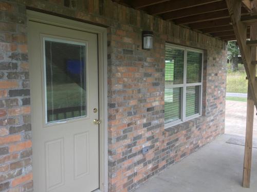 cozy, quiet, rural hideaway close to everything1