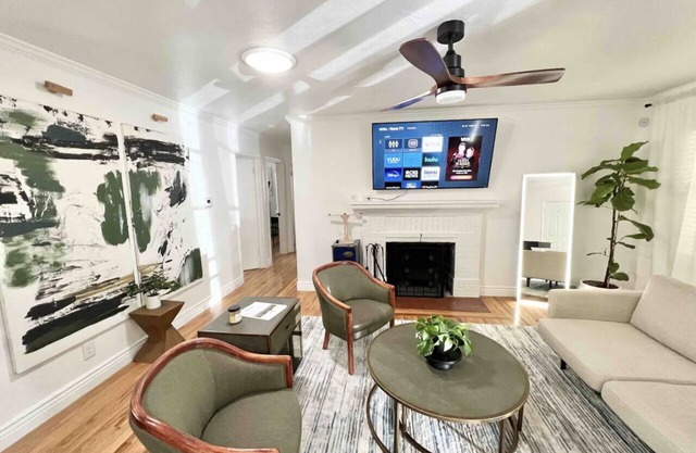 Cozy Reno NV House by DT & UNR w/pool table