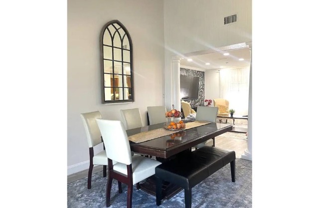 Cozy Retreat in the Heart of the City.