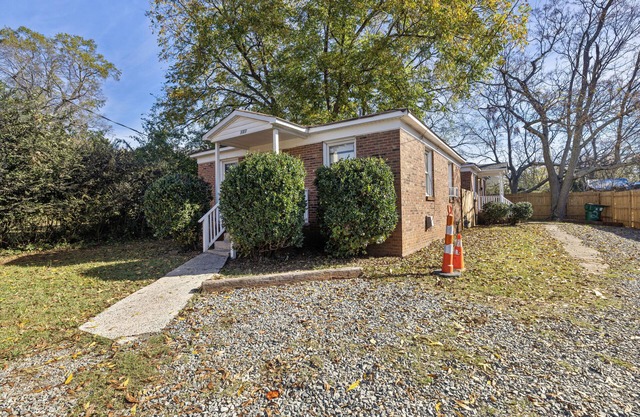 Cozy Retreat near Uptown with Hot Tub