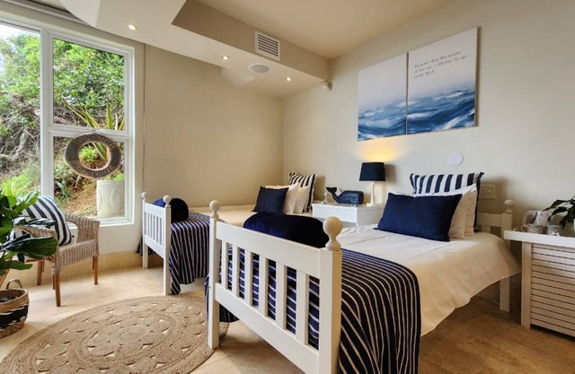 Cozy Room with Stunning Ocean View in Herolds Bay, South Africa