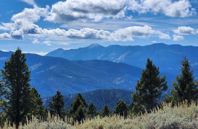 Cozy Rustic Mountain Cabin | Breathtaking Views