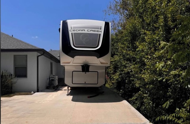 Cozy RV with AC and WiFi in fabulous Clermont