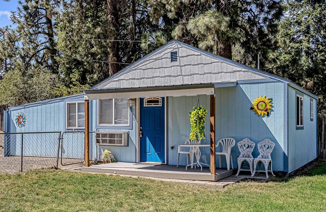 Cozy, Single-Level, Dog-Friendly House w/ Free WiFi & a Private Washer/Dryer
