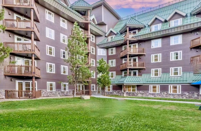 Cozy ski retreat on South Lake Tahoe w/Jacuzzi & Pool