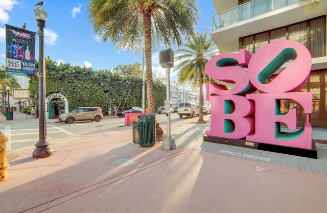 Cozy South Beach 1BR Apt Near Beach and Ocean Drive