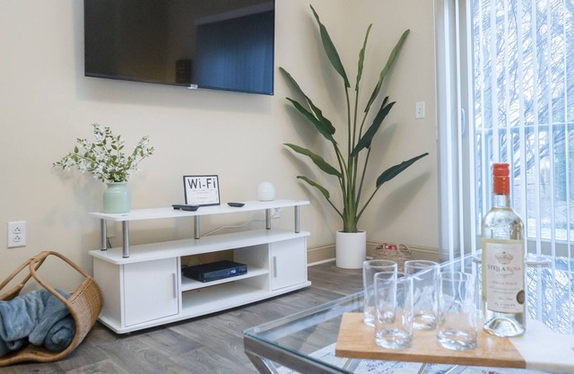 Cozy SouthPark Apartment