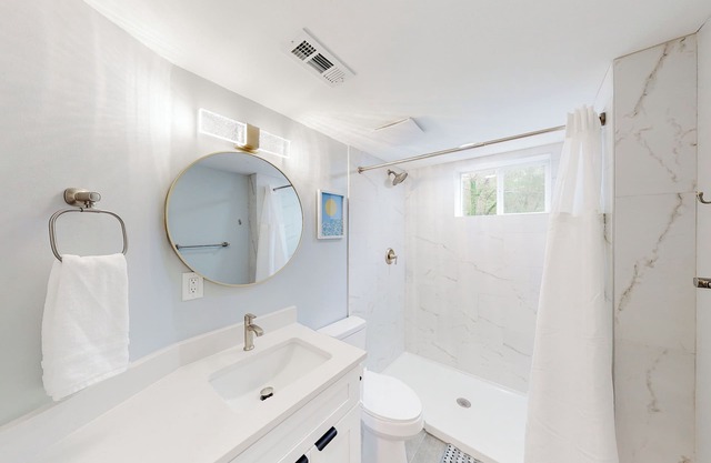 Cozy Split Level Pet Friendly Monthly Rental Home