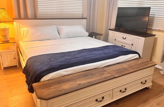 Cozy Spot Near LPI Airport and Orange Hill Beach