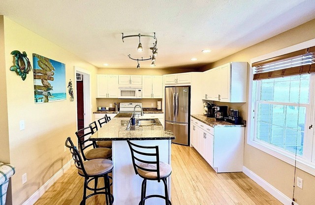 Cozy Stay Near Lake Erie Cedar Point Sport Force Pet Friendly!