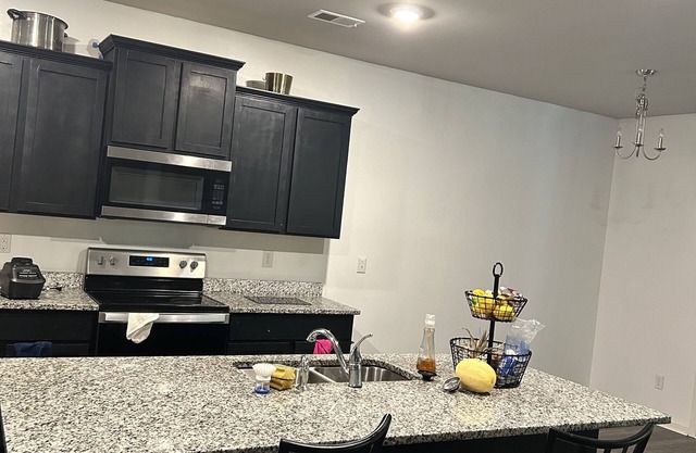 Cozy Stonecrest stay