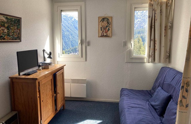 Cozy studio 200m from slopes with equipped kitchen